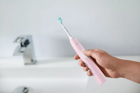 Електрическа звукочестотна четка за зъби Philips Sonicare ProtectiveClean Series 4300 HX6806/03  розова + калъф за пътуване